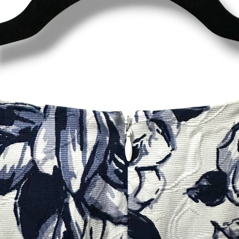 Talbots Delft Blue Floral Fit Flare Dress Sleeveless Lined Classic 2P Garden - Picture 5 of 10